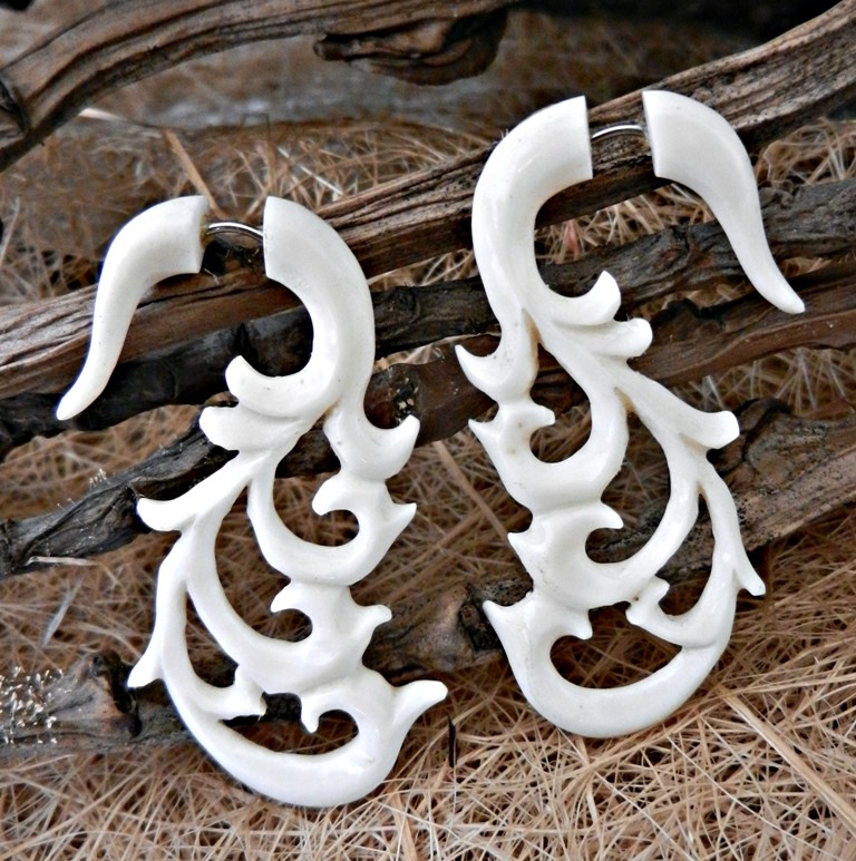 White Bone Split Hook Unique Handmade Carved Fake Ear Gauge - Image 2