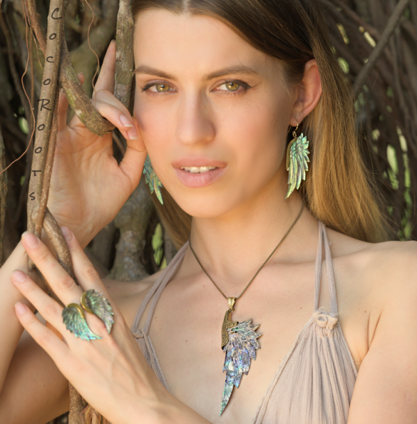 Paua & White Mussel Necklace | Pam Kerr NZ Jewellery Designer – Pam Kerr  Designs